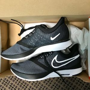 NIB Nike Zoom Strike 7.5